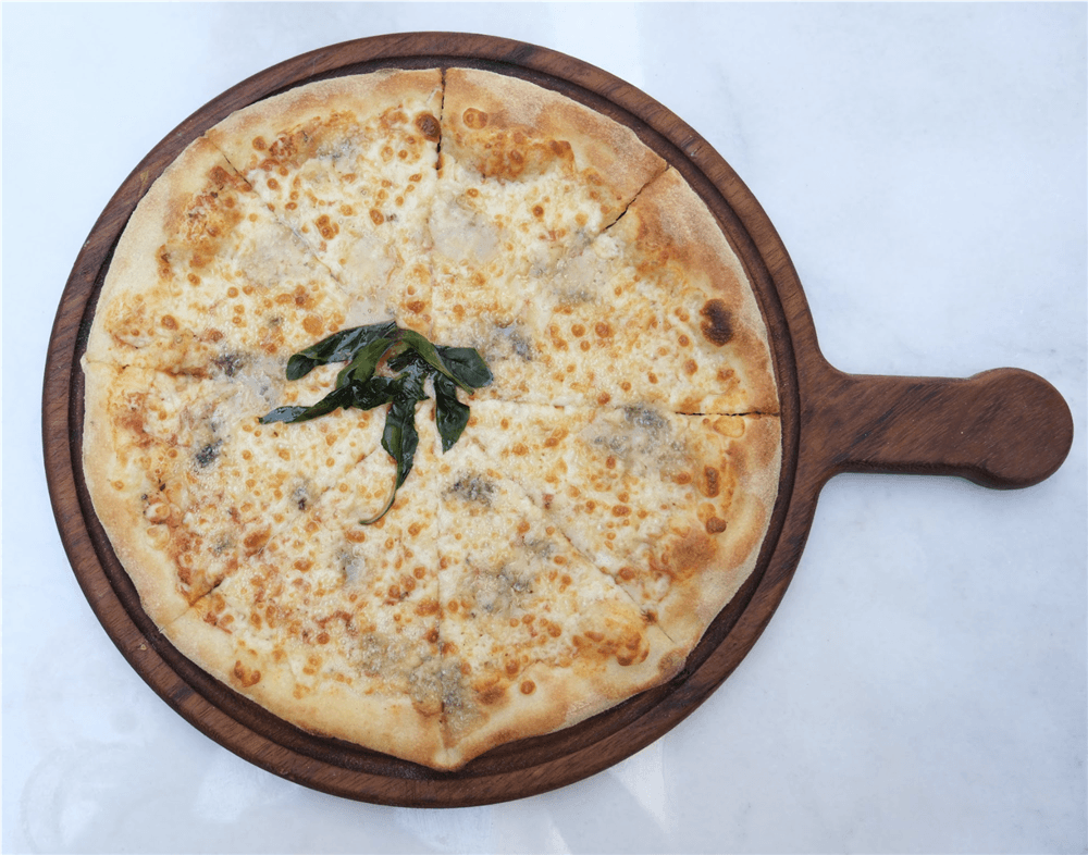 Dört Peynirli Pizza